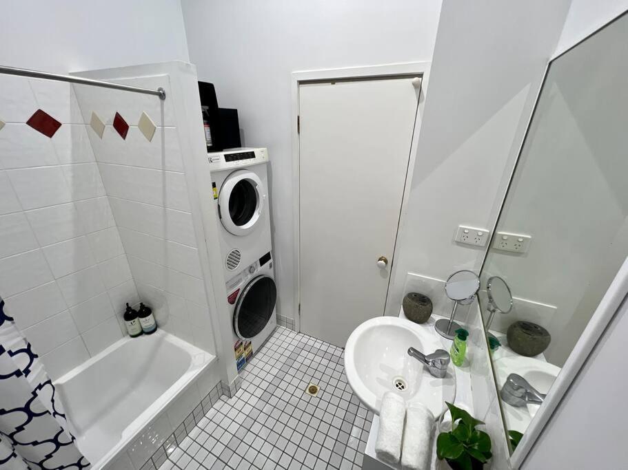 דירות בריסביין Self Contained Haven In New Farm מראה חיצוני תמונה